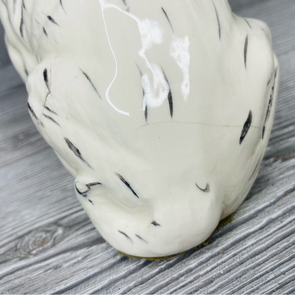 Bull dog ceramic figurine statue that’s judging you perfect bathroom decoration - Picture 7 of 14